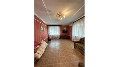 БЕЗ КОМІСІЇ! Капітальний будинок, 5 кім, цегляний, жилий стан.