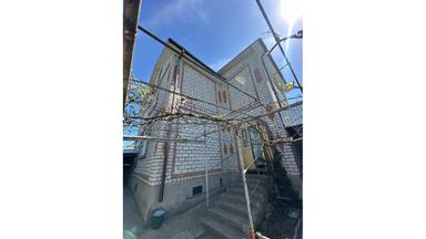 БЕЗ КОМІСІЇ! Капітальний будинок, 5 кім, цегляний, жилий стан.