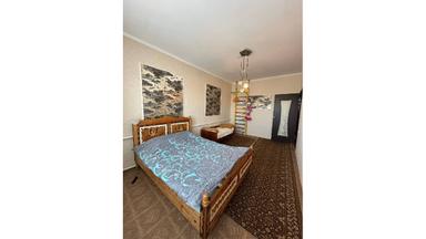 БЕЗ КОМІСІЇ! Капітальний будинок, 5 кім, цегляний, жилий стан.